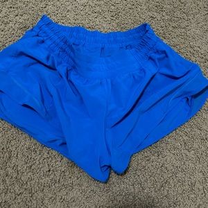 lululemon hotty hot shorts low rise 2.5” blue